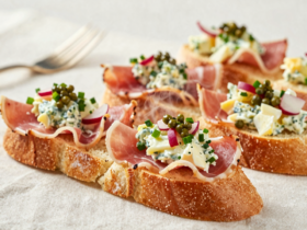 Chlebíčky: Sanduíches Abertos Checos Clássicos e Elegantes
