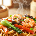 Chow Mein Clássico: Macarrão Chinês Salteado com Legumes e Proteína