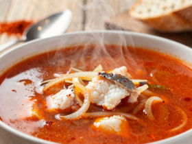 Halászlé: A Tradicional Sopa de Peixe Húngara Picante 9 Halászlé: A Tradicional Sopa de Peixe Húngara Picante