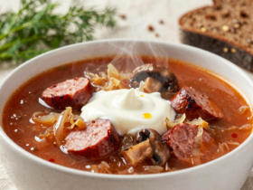 Kapustnica: A Tradicional Sopa de Chucrute Eslovaca