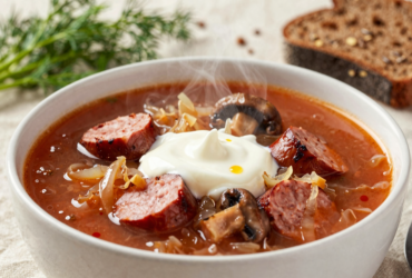 Kapustnica: A Tradicional Sopa de Chucrute Eslovaca