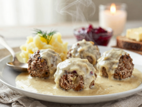 Köttbullar: As Autênticas Almôndegas Suecas Cremosas