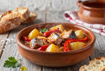 Marmitako: O Clássico Guisado de Bonito do País Basco 24 Marmitako: O Clássico Guisado de Bonito do País Basco