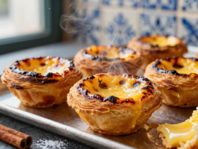 Egg Tarts Clássicos de Massa Folhada (Pastéis de Nata)