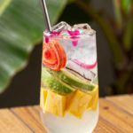 Es Teler: O Coquetel de Frutas Gelado Indonésio