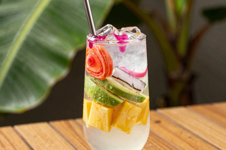 Es Teler: O Coquetel de Frutas Gelado Indonésio