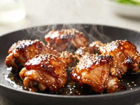 Frango Teriyaki Clássico: Suculento e Brilhante