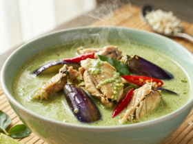 Gaeng Keow Wan Gai (Curry Verde Tailandês de Frango)