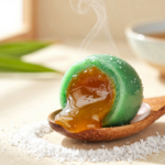 Klepon: Bolinhos Verdes Indonésios de Arroz Glutinoso com Recheio de Açúcar de Palma