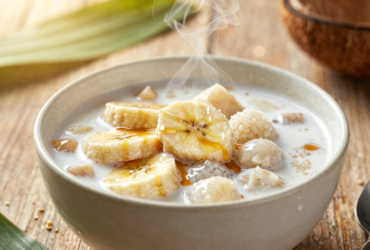Kolak: Doce Cremoso Indonésio com Banana e Leite de Coco