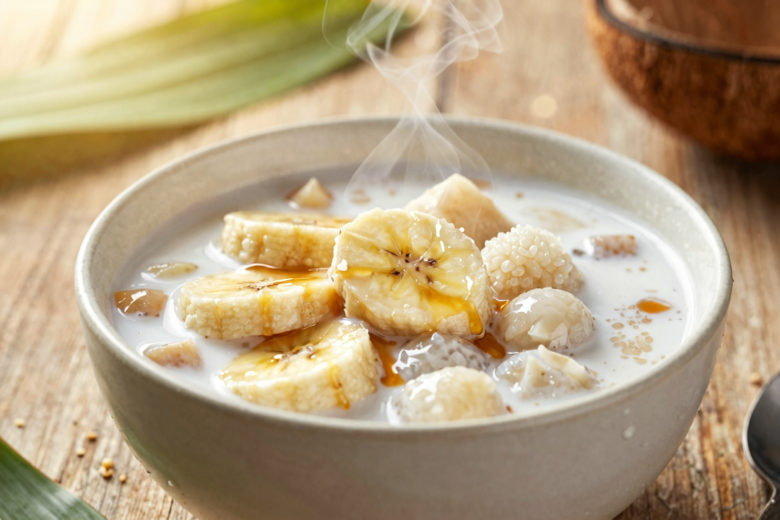 Kolak: Doce Cremoso Indonésio com Banana e Leite de Coco 1 Kolak: Doce Cremoso Indonésio com Banana e Leite de Coco