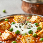 Matar Paneer Clássico: Ervilhas e Queijo Indiano Cremoso