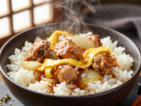 Oyakodon: O Clássico Conforto Japonês de Frango e Ovo 27 Oyakodon: O Clássico Conforto Japonês de Frango e Ovo