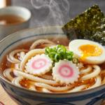 Udon Clássico Japonês: Macarrão Grosso e Confortante