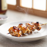 Yakitori Clássico: Espetinhos Japoneses de Frango Grelhado