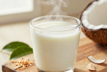 Leite de Coco Caseiro Cremoso: Receita, História e Benefícios Tropicais 12 Leite de Coco Caseiro Cremoso: Receita, História e Benefícios Tropicais