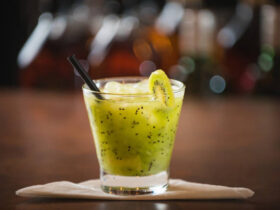 Caipirinha de kiwi