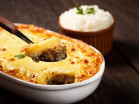 Escondidinho de mandioca com carne moída
