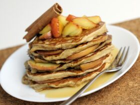Panqueca de maçã e canela