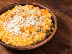 Risoto de calabresa com queijo