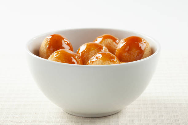 Portuguese Dreams with Port Wine Syrup 1 Sonho com calda de vinho do porto