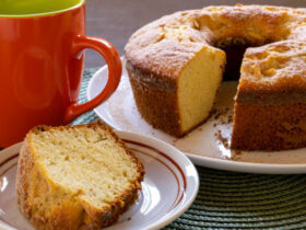 Bolo de fubá com laranja