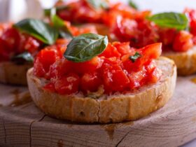 Easy Caprese Bruschetta Recipe 9 bruschetta caprese fácil