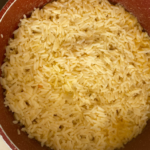 Arroz com caldo de peixe: a receita perfeita para quem ama frutos do mar
