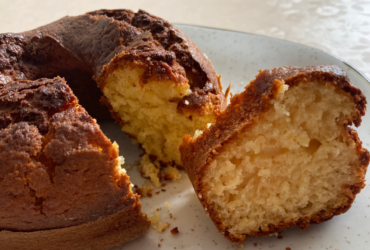 Bolo de parmesão ralado