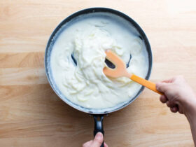 Super Easy Creamy White Sauce Recipe 6 Molho branco muito fácil