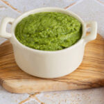 Aprenda a preparar o verdadeiro molho pesto