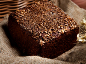 Bolo de chocolate vegano com um sabor incrível