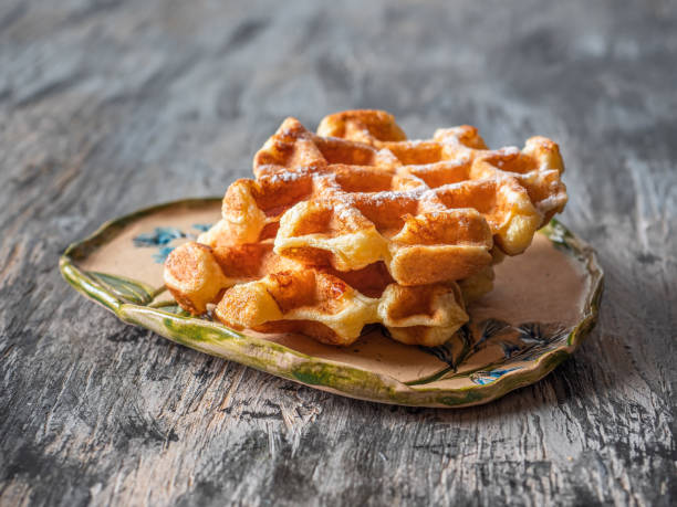 Elevate Your Breakfast with This Savory Cheese Waffles Recipe 1 Inove no seu café da manhã com essa receita de waffles de queijo