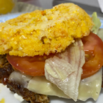 Pão de hambúrguer feito de cuscuz, receita de milhões com poucos ingredientes