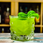 Quer uma opção refrescante para o happy hour? Gin com hortelã é a resposta