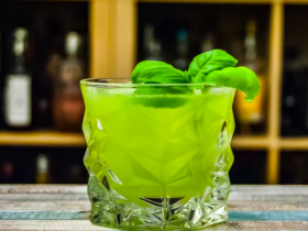 Quer uma opção refrescante para o happy hour? Gin com hortelã é a resposta 15 Quer uma opção refrescante para o happy hour? Gin com hortelã é a resposta