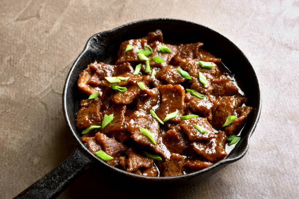 How to Make a Juicy Beef Pot Roast Quickly 1 Saiba como fazer uma carne de panela suculenta, de maneira rápida