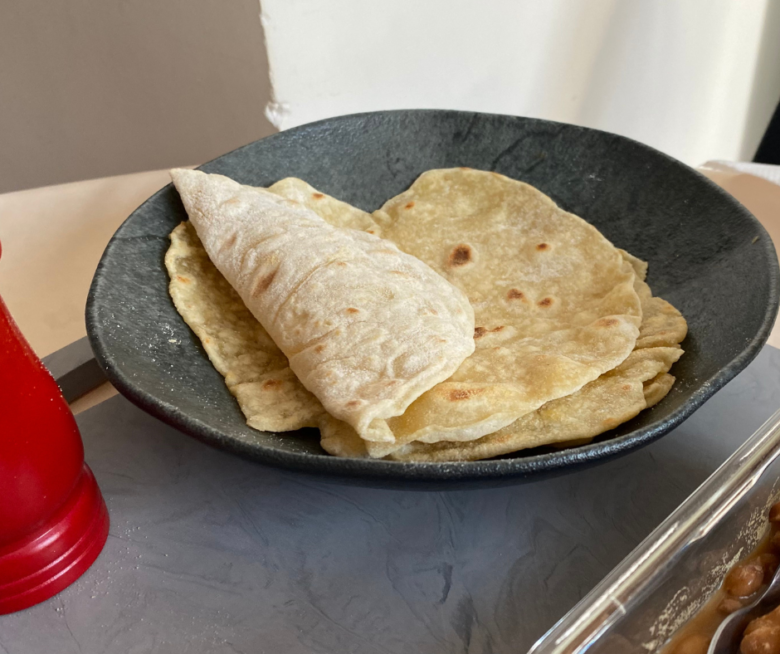 Easy 4-Ingredient Healthy Homemade Tortilla Recipe 1 Tortilha caseira e saudável com apenas 4 ingredientes