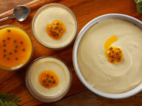 Delicious Passion Fruit Mousse: A Refreshing Dessert to Surprise Everyone! 15 Uma sobremesa refrescante, surpreenda a todos com esse mousse de maracujá delicioso