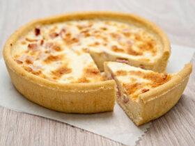 Delicious Savory Onion Pie: You Won't Believe How Good It Is! 9 Faça essa torta de cebola e se surpreenda com o sabor