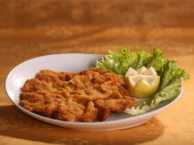 Prepare um delicioso bife à milanesa no forno