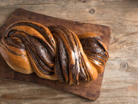 Surpreenda sua família com essa deliciosa babka pascoal