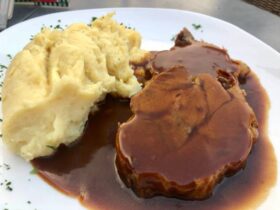 The Best Beef Eye Round in Madeira Sauce Recipe 15 A melhor receita de lagarto ao molho madeira. Experimente