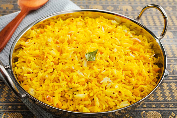 Flavorful Yellow Rice for Mother's Day: A Special Lunch Side 1 Arroz amarelo para o dia das mães, surpreenda a todos nesse almoço especial