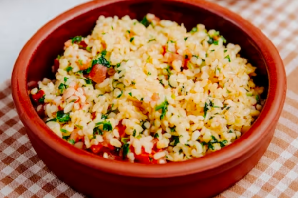 One-Pot Pressure Cooker Rice Recipe: Fast and Delicious 1 Arroz feito na panela de pressão, diferente e prático. Experimente