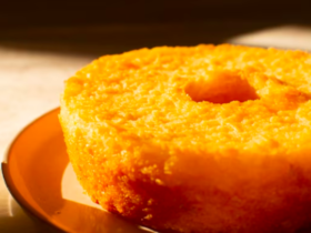 Bolo de tapioca granulada. Esse é um daqueles bolos de mãe