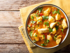 Caldo de aipim com frango, sustância e conforto para o seu dia