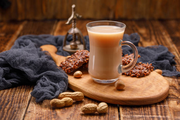 Simple and Creamy Peanut Drink Recipe 1 Chá de amendoim simples e cremoso