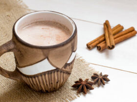 Anti-Inflammatory Hot Chocolate: Cozy & Healthy Wellness 12 Chocolate quente anti-inflamatório. Cuidar da saúde é saboroso