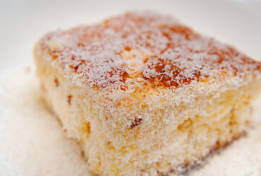 O bolo mais levinho que você vai ver. Bolo de maizena com coco